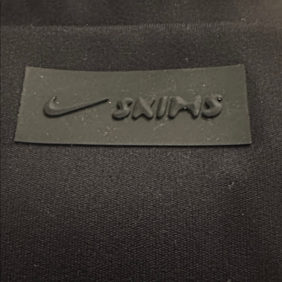 Skims Nike V-Panel Legging 26” - Picture 4 of 12